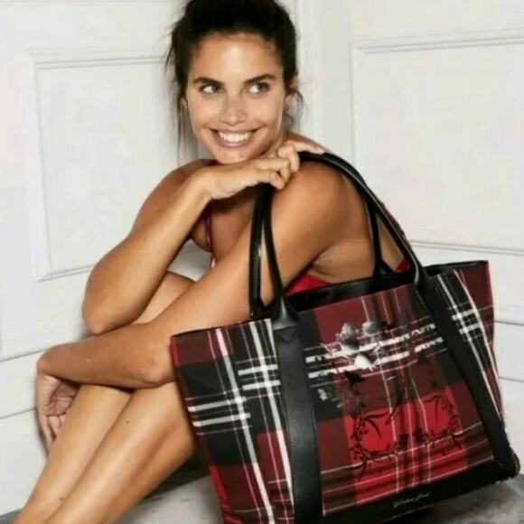 Victoria’s Secret Large Tote Bag Red Plaid V Logo Holiday Shopper NWT - Picture 2 of 12